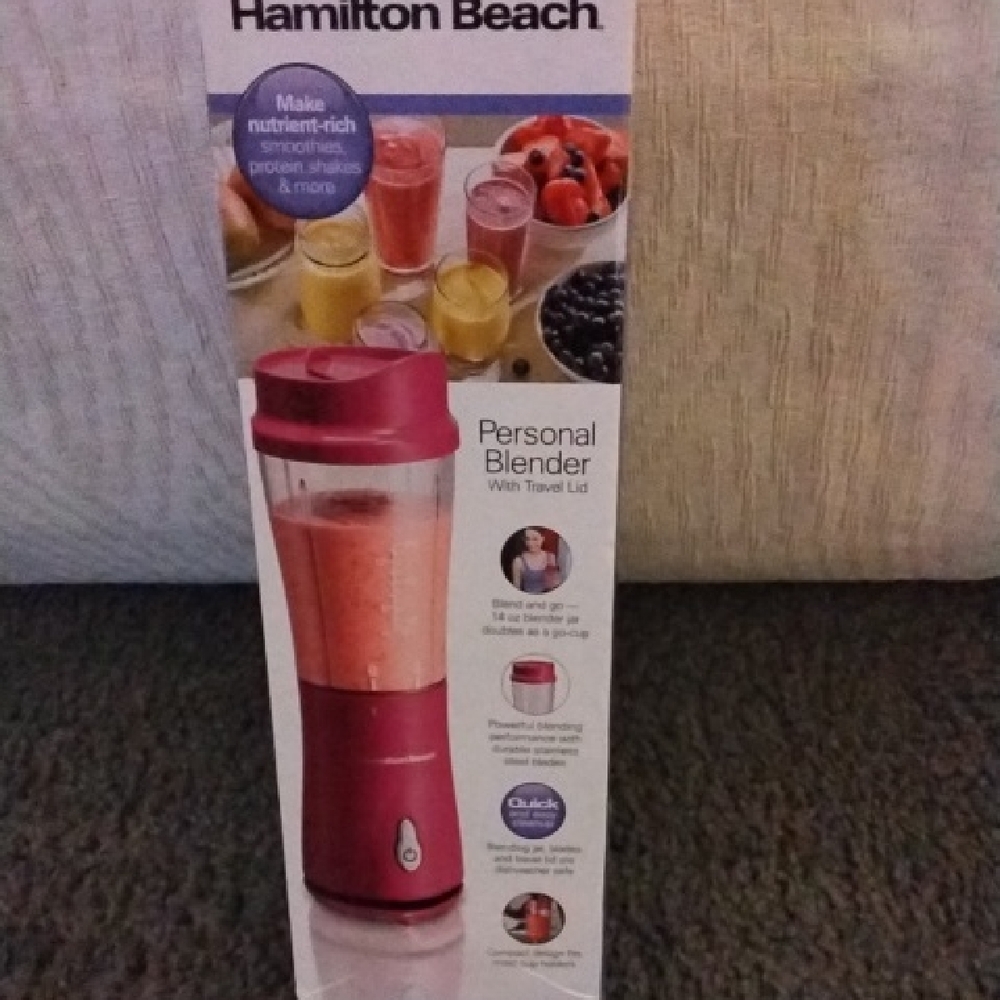 Hamilton Beach Magenta Personal Smoothie Blender with Travel Lid